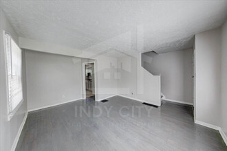 6132 Raleigh Dr in Indianapolis, IN - Building Photo - Building Photo