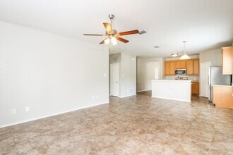 10048 Iron Ridge Dr in Fort Worth, TX - Building Photo - Building Photo