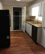 4217 Burgundy Way in Flowery Branch, GA - Building Photo - Building Photo