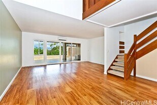 387E Kaelepulu Dr in Kailua, HI - Building Photo