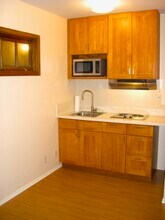 635 Charles St, Unit 2 in Santa Rosa, CA - Building Photo - Building Photo