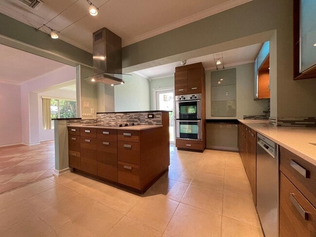 1754 NE 47th St in Oakland Park, FL - Foto de edificio - Building Photo