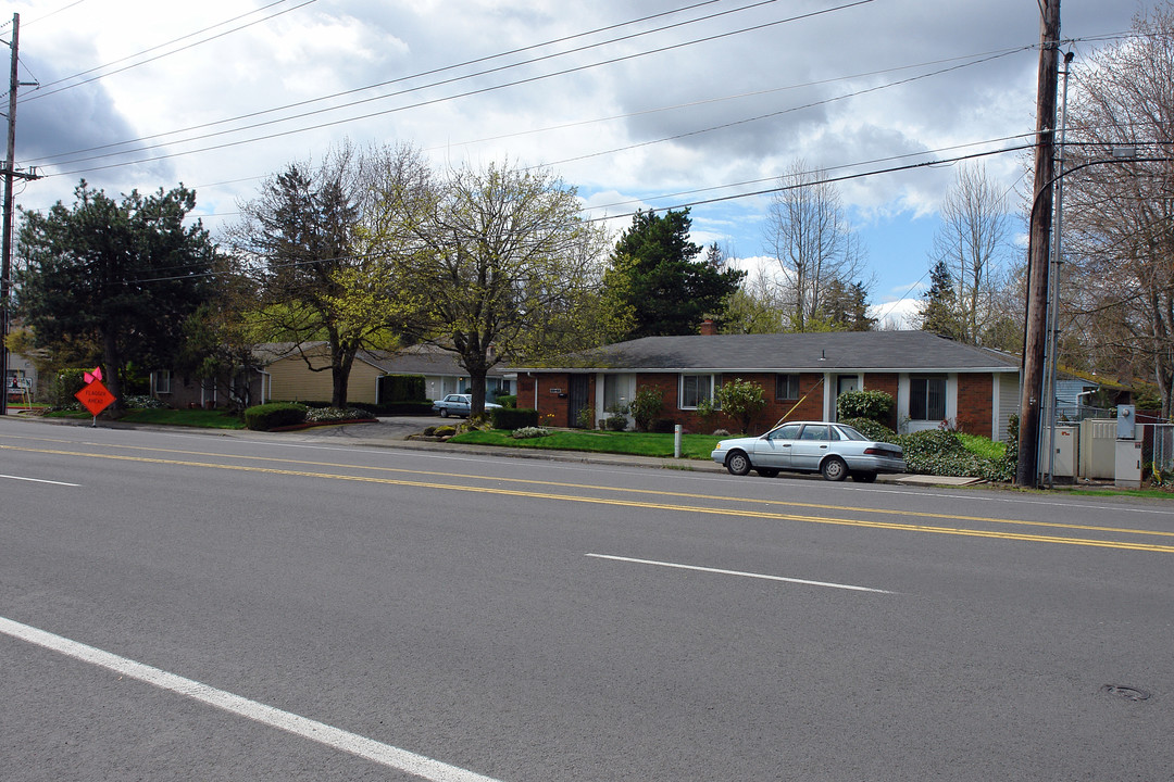 1709 NE 162nd Ave in Portland, OR - Building Photo