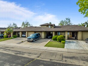 Lake Pointe Condominiums in Stockton, CA - Foto de edificio - Other