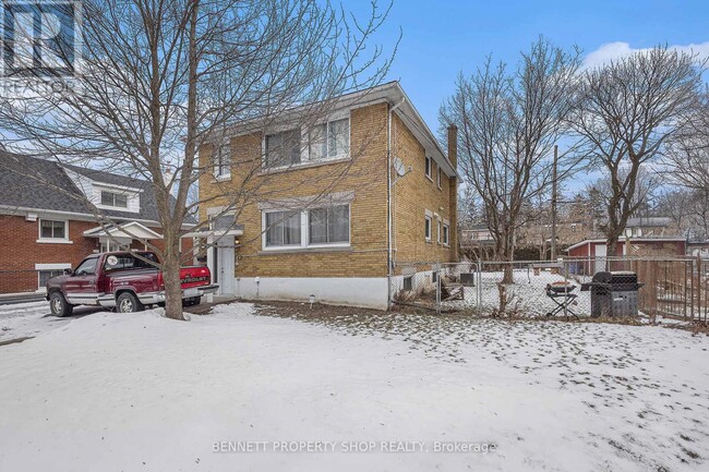 713-713 Morgan St