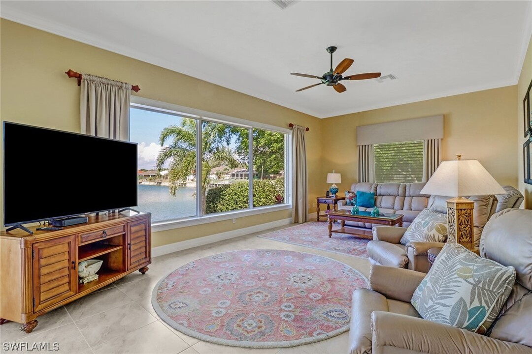 1119 SE 1st Terrace in Cape Coral, FL - Building Photo