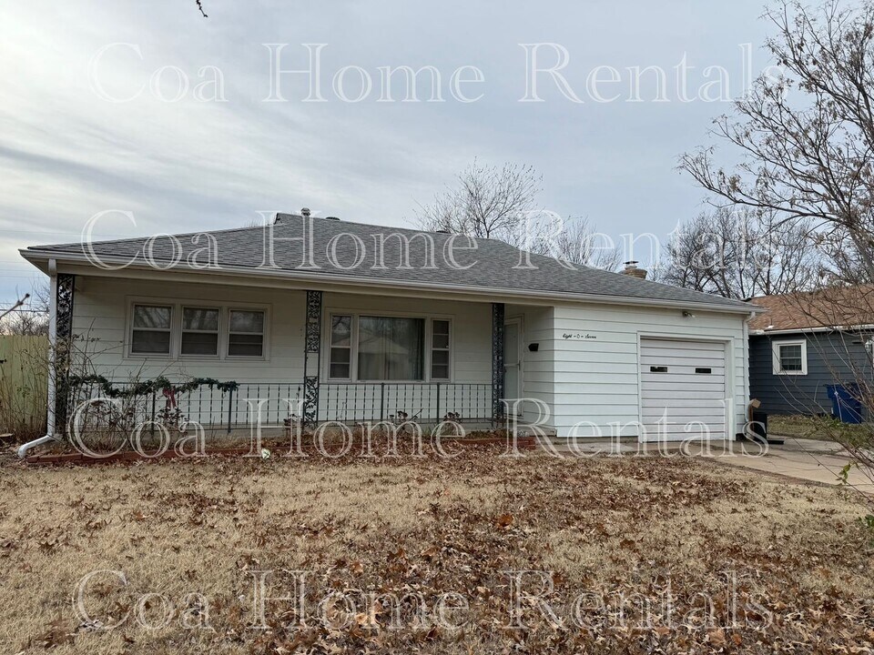 807 Lexington Rd in Wichita, KS - Building Photo