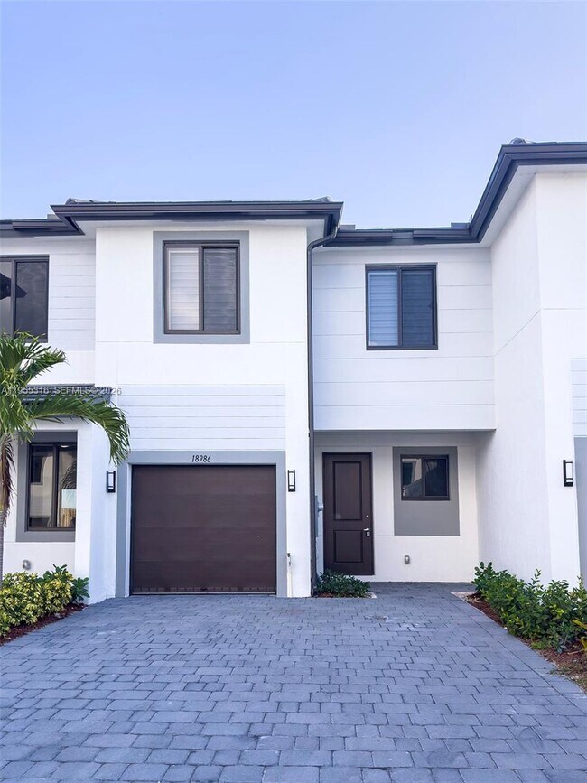 property at 1280 N Flagler Ave