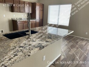41389 W Cielo Ln in Maricopa, AZ - Foto de edificio - Building Photo