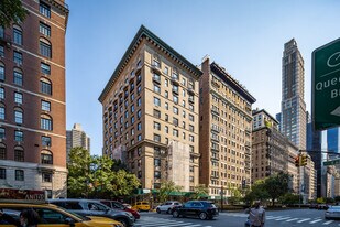 555 Park Ave in New York, NY - Building Photo