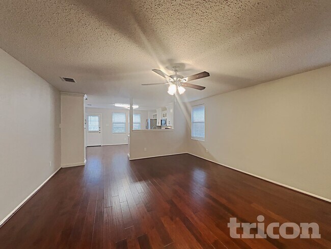 1913 Lariat Dr in Justin, TX - Building Photo - Building Photo