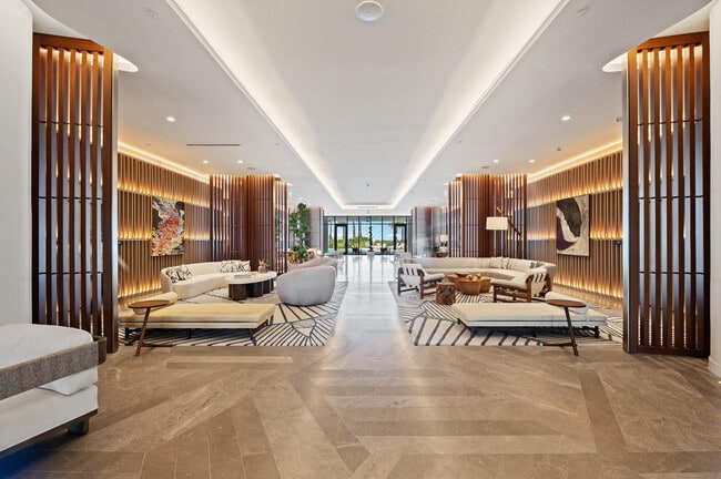 1116 N Ocean Blvd in Pompano Beach, FL - Foto de edificio - Building Photo