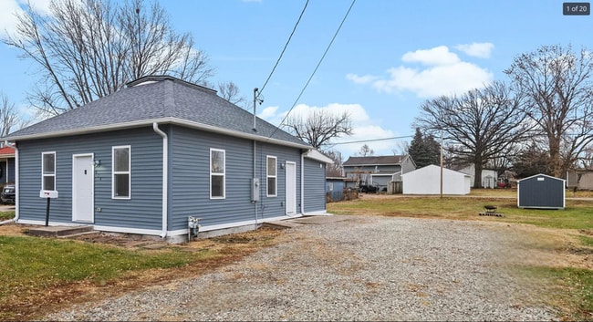 property at 814 E 8th St N