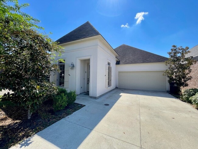 property at 2958 Cresthaven Ave