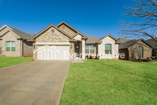 2517 SE 38th St in Moore, OK - Building Photo