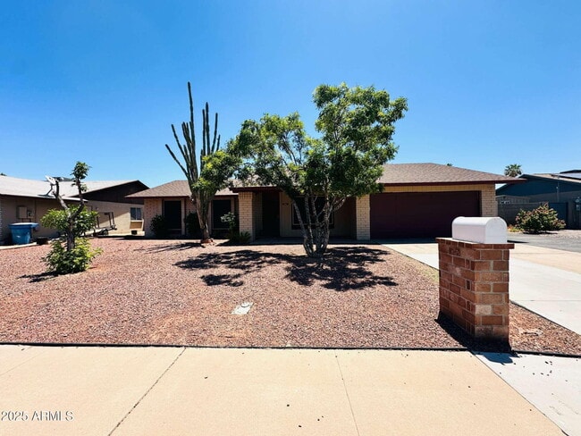 property at 2811 N Evergreen St