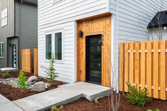 996 NE 70th Ave in Portland, OR - Building Photo - Building Photo