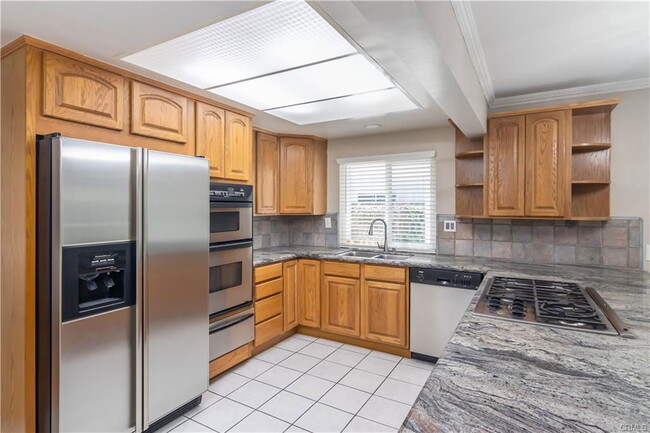 10611 Jordan Ave in Los Angeles, CA - Building Photo - Building Photo