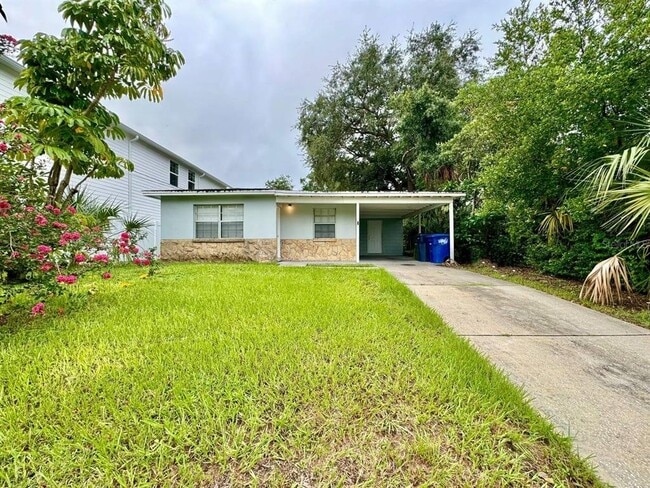 property at 1908 W Chestnut St