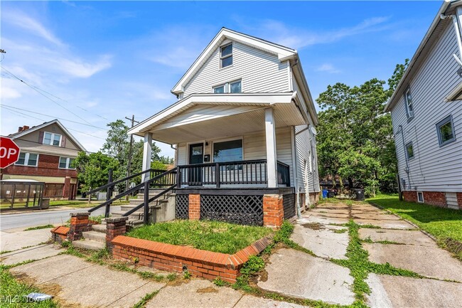 17308 Grovewood Ave in Cleveland, OH - Building Photo - Building Photo