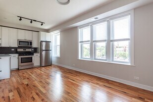 645 W Wrightwood Ave, Unit 3 in Chicago, IL - Building Photo
