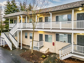 La Madera Apartments in Federal Way, WA - Building Photo - Building Photo