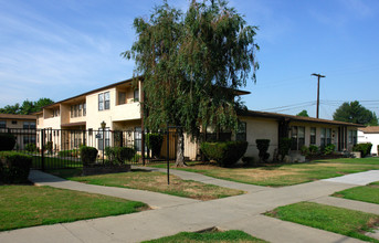 541 W Flora St in Ontario, CA - Building Photo - Building Photo