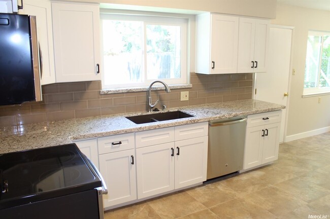 1213 27th Ave in Sacramento, CA - Building Photo - Building Photo