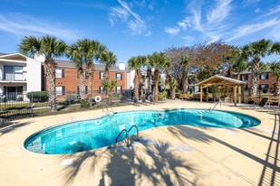 Pass Pointe Apartments in Biloxi, MS - Building Photo
