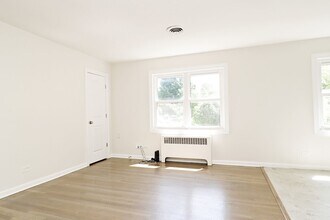 616 Rockcreek Rd in Charlottesville, VA - Building Photo - Building Photo