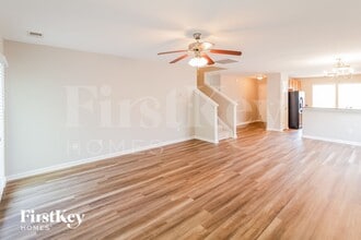 8281 Little Sydneys Way in North Charleston, SC - Building Photo - Building Photo