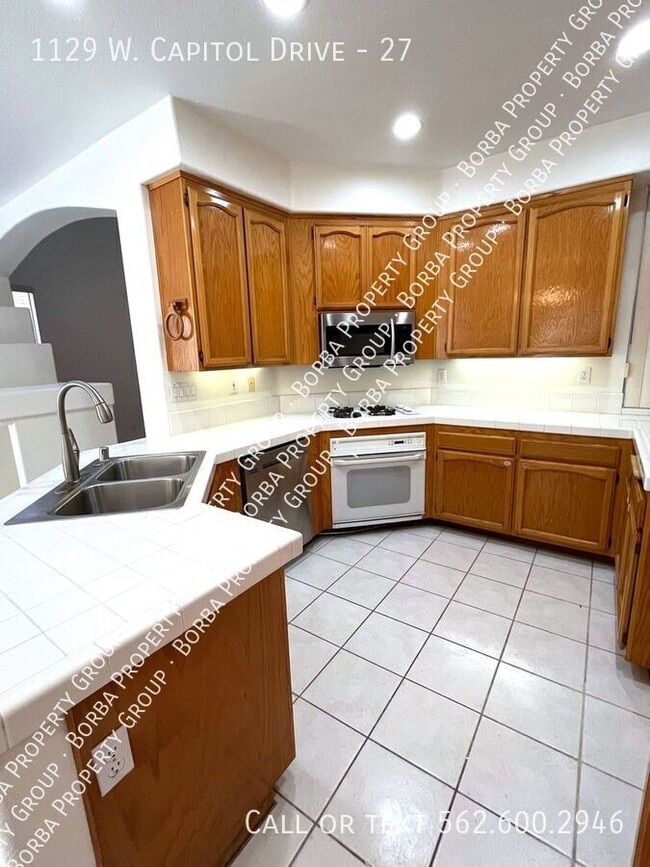 1129 W Capitol Dr in Los Angeles, CA - Building Photo - Building Photo