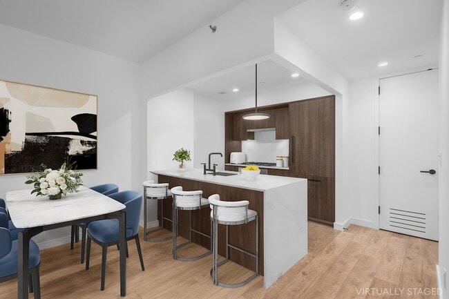 111 Varick St in New York, NY - Foto de edificio - Building Photo