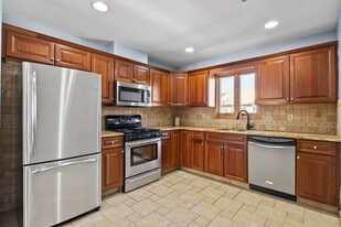 391 Taylor Ave in Hackensack, NJ - Building Photo