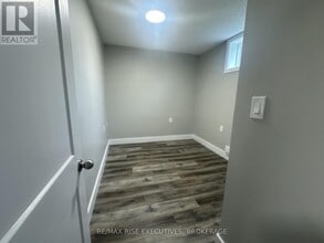 565 Emma St in Gananoque, ON - Building Photo - Building Photo