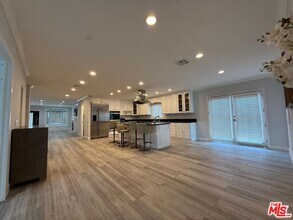 14018 Calvert St in Los Angeles, CA - Building Photo - Building Photo