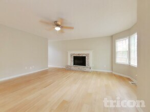 5017 Sandyhook Ct NW in Acworth, GA - Foto de edificio - Building Photo