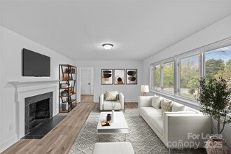 1601 Gambia St in Charlotte, NC - Building Photo - Building Photo