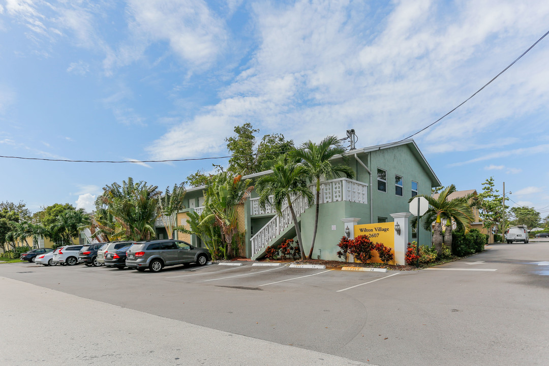 Wilton Village in Wilton Manors, FL - Foto de edificio