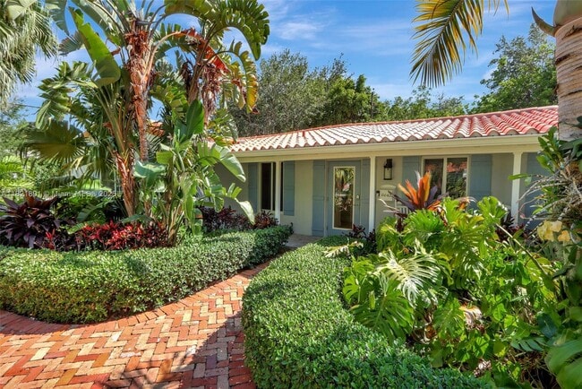 6640 Tarrega St in Coral Gables, FL - Building Photo - Building Photo