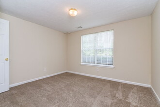 9670 Crestview Terrace in Gainesville, GA - Building Photo - Building Photo