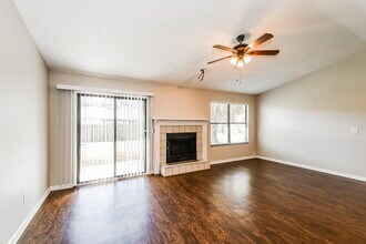 1545 Kingfisher Blvd in Orange Park, FL - Foto de edificio - Building Photo