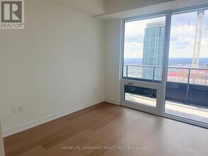 448 Burnhamthorpe Rd W in Mississauga, ON - Building Photo - Building Photo