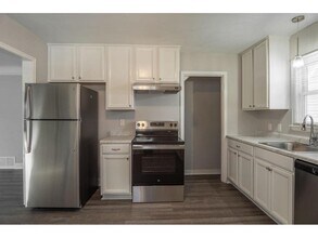 5247 Dupont Ave N in Minneapolis, MN - Building Photo - Building Photo