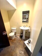 652 Tularosa Dr, Unit #652 .5 in Los Angeles, CA - Building Photo - Building Photo