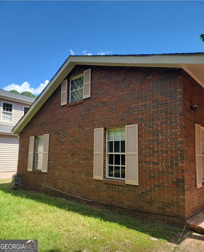 property at 1780 Elmwood Cir