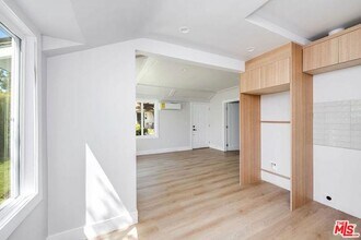 4522 Laurel Canyon Blvd in Los Angeles, CA - Building Photo - Building Photo