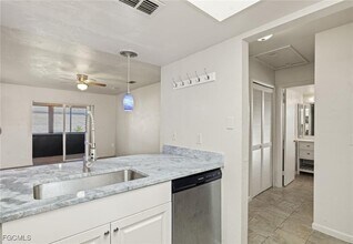 608 SE 6th St in Cape Coral, FL - Building Photo - Building Photo