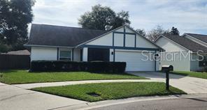 2075 Shadow Pine Dr in Brandon, FL - Building Photo - Building Photo