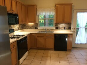 2426 Rochester Rd, Unit Unit B in Sewickley, PA - Building Photo - Building Photo